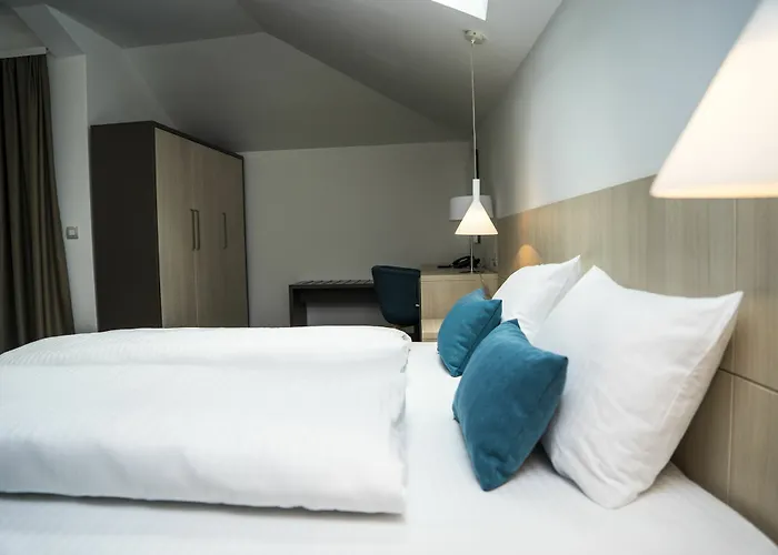 Ξενοδοχείο Kapetanovina 3*